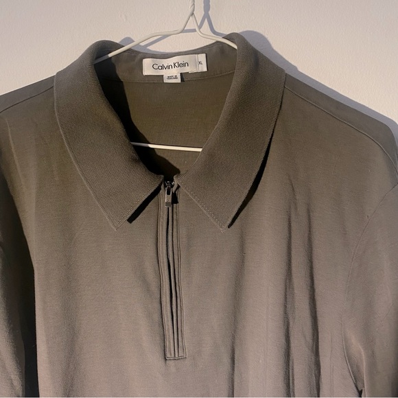 CALVIN KLEIN khaki short sleeve stretchy half zip tee - Picture 1 of 4